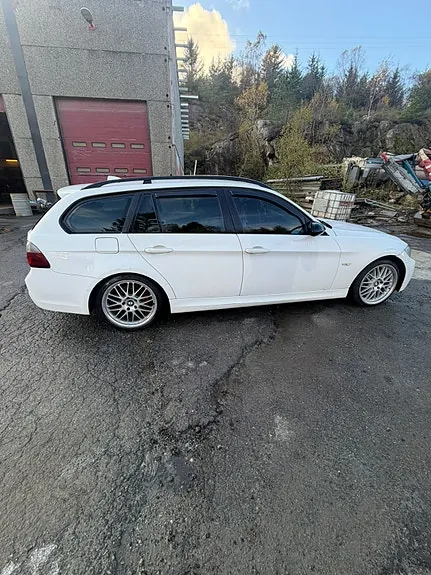 BMW 320D 2008 photo 4