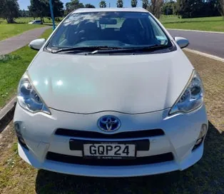 Toyota Prius C 2013 photo 4