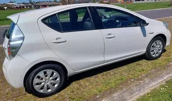 Toyota Prius C 2013 photo 3