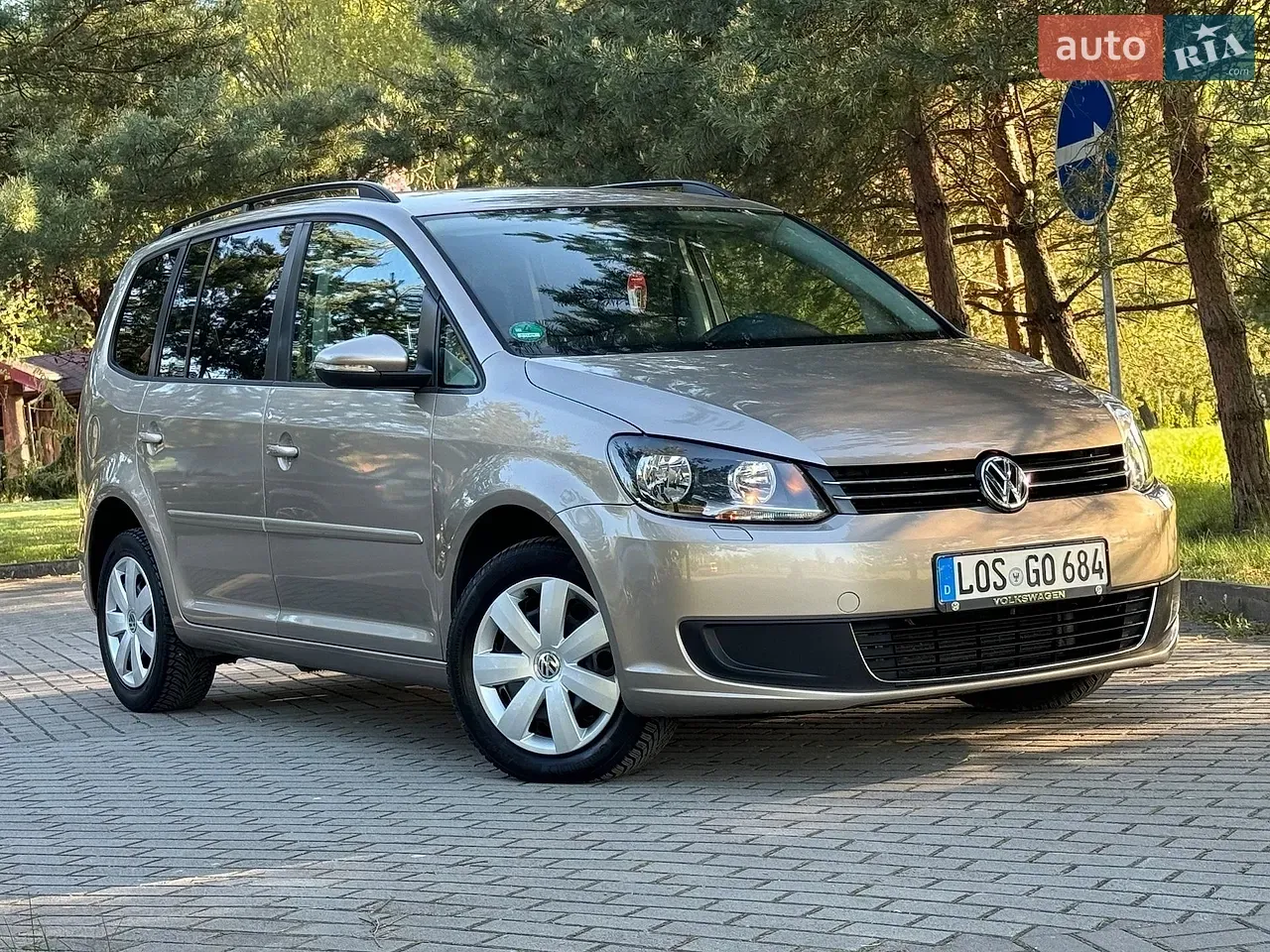Volkswagen Touran 2011 photo 5