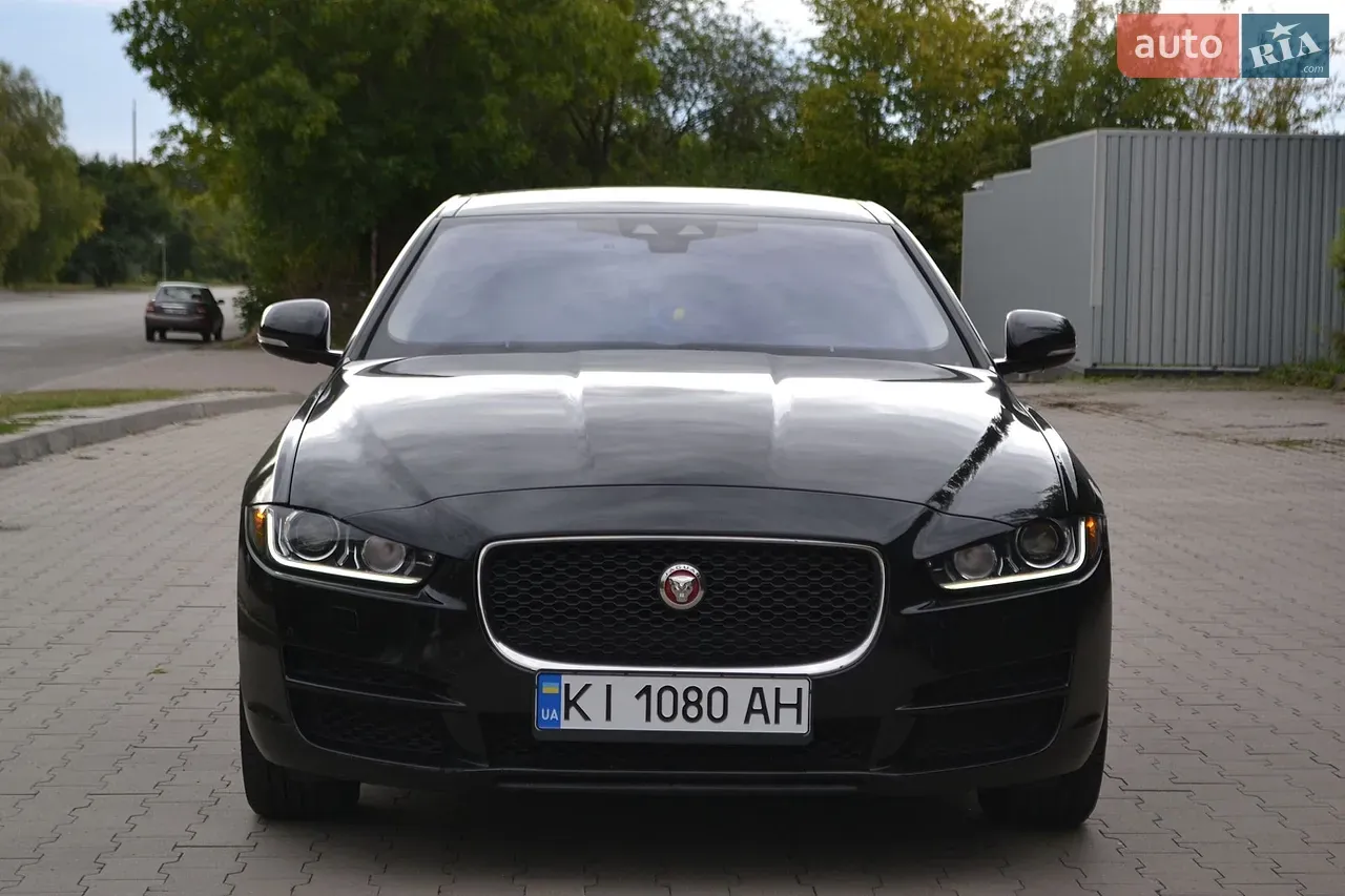 Jaguar Xe 2018 photo 2