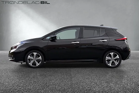 Nissan Leaf 2021 photo 2