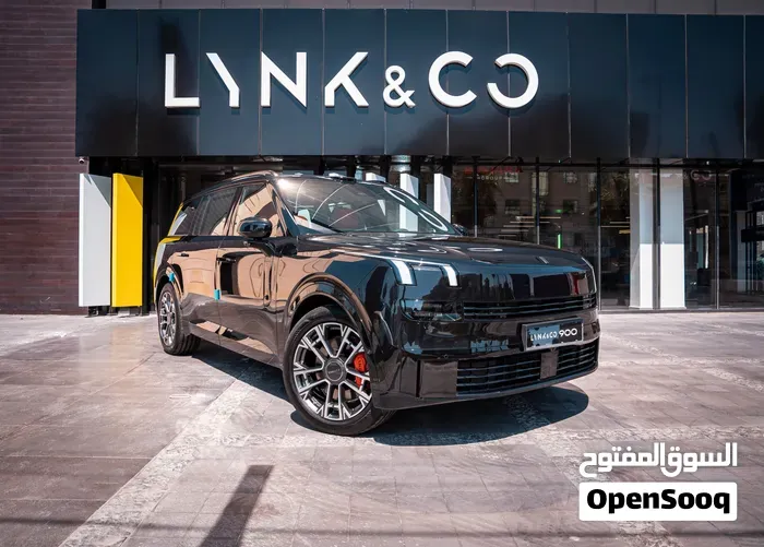 Lynk & Co 900