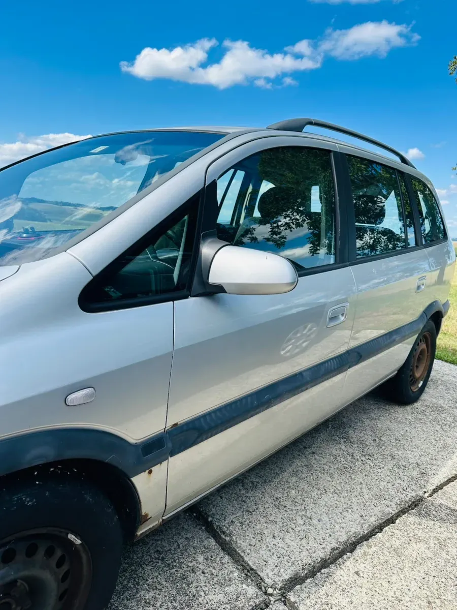 Opel Zafira 2003 photo 2
