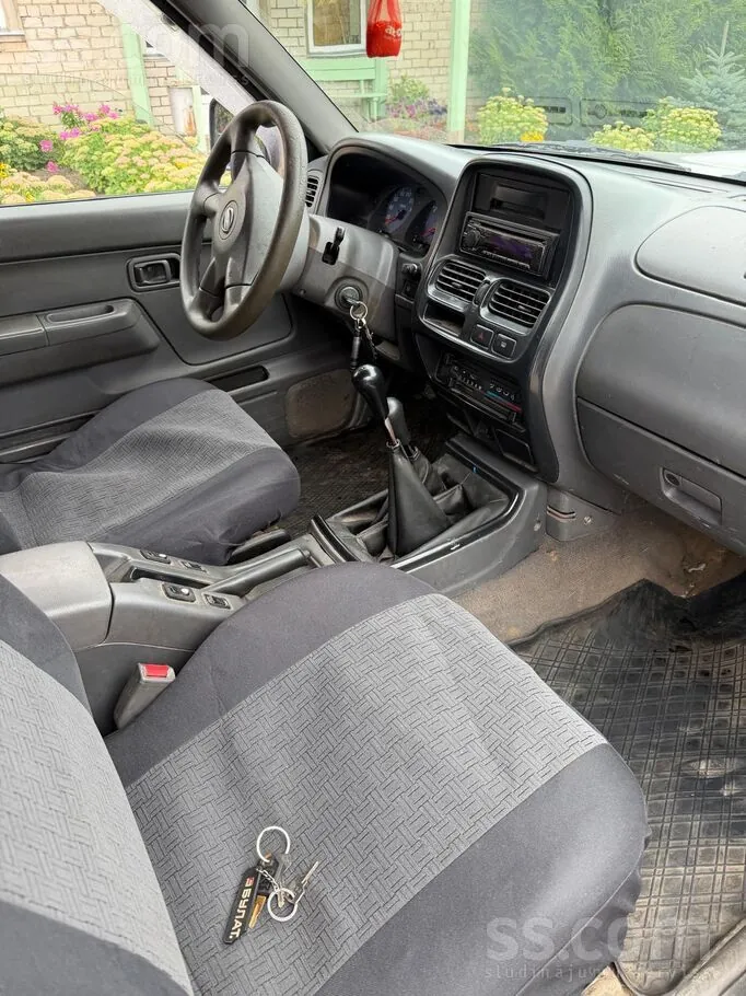 Nissan Navara 2003 photo 5