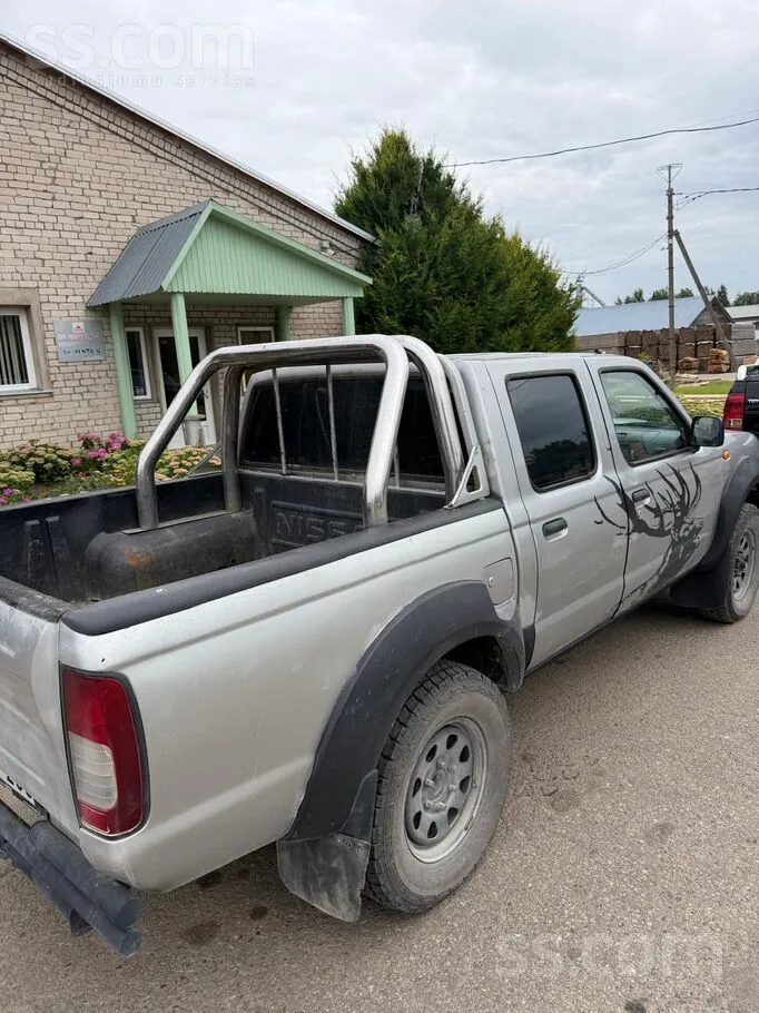 Nissan Navara 2003 photo 4