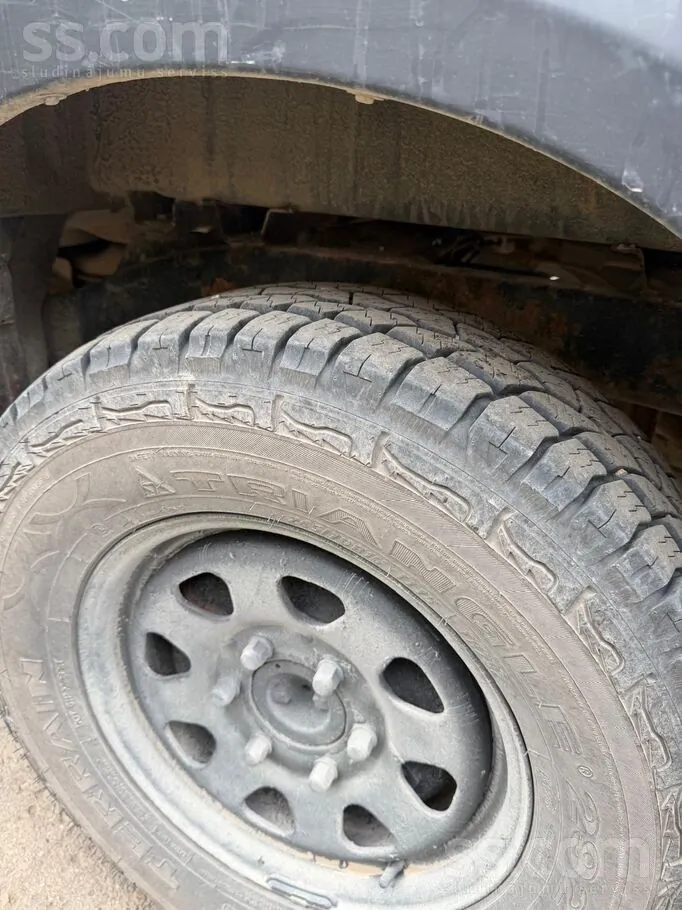 Nissan Navara 2003 photo 2