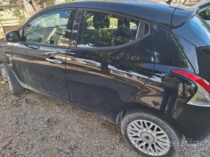 Lancia Ypsilon 2013 photo 5