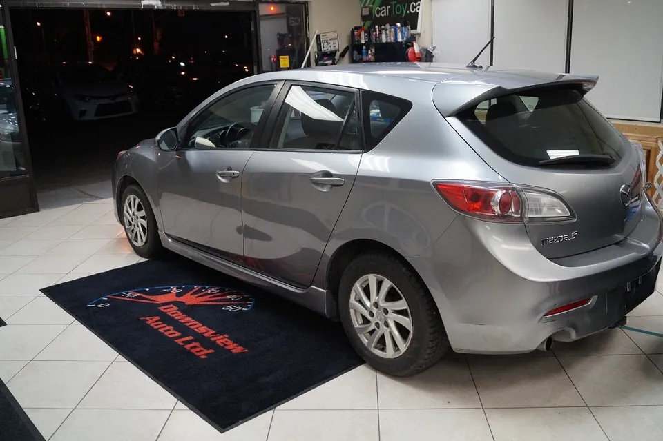 Mazda Mazda3 2012 photo 3