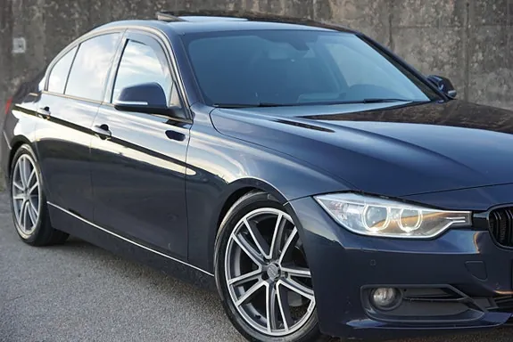BMW 320D 2013 photo 2