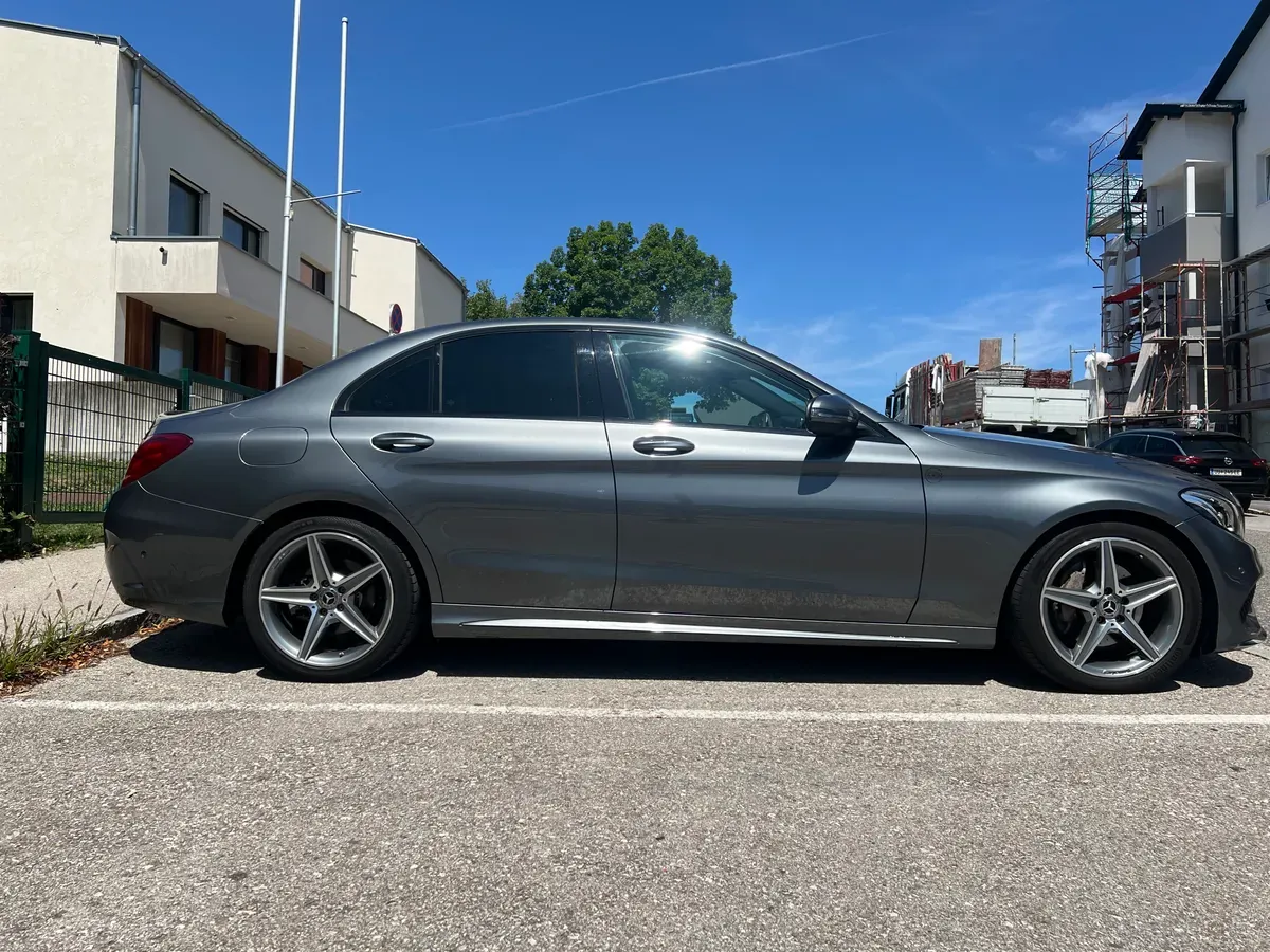 Mercedes-Benz C-Class 2018 photo 3