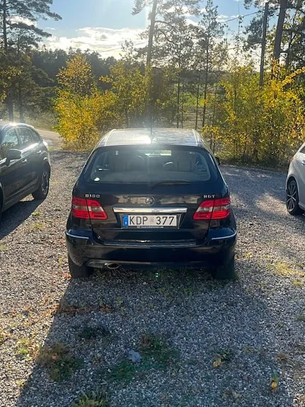 Mercedes-Benz B180 2010 photo 2