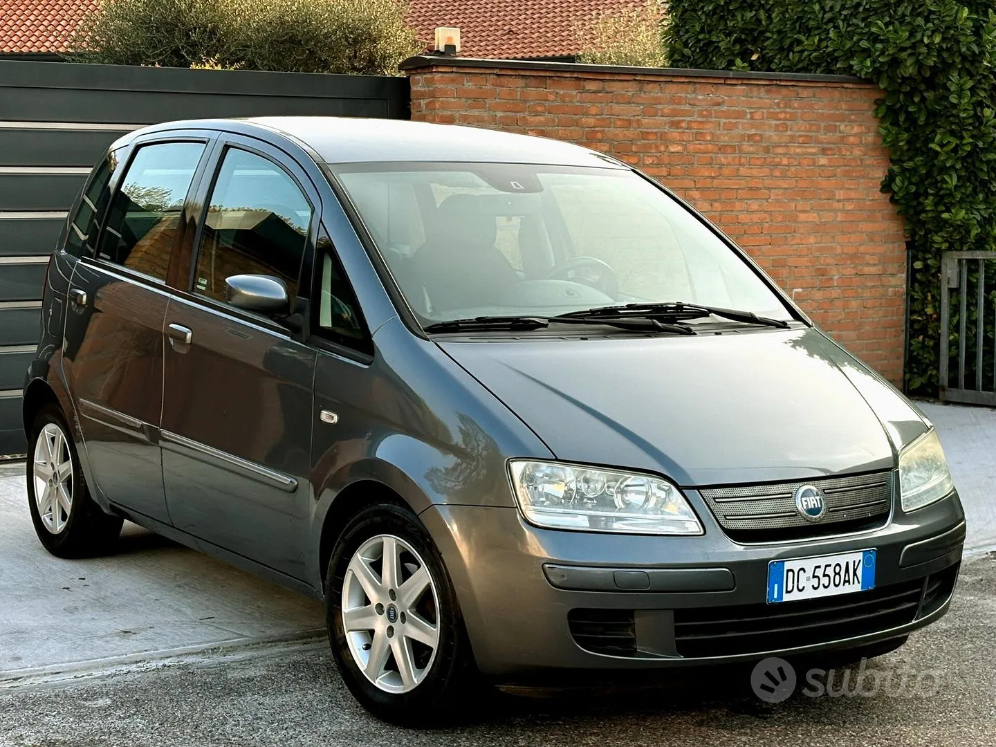 Fiat Idea 2006 photo 2