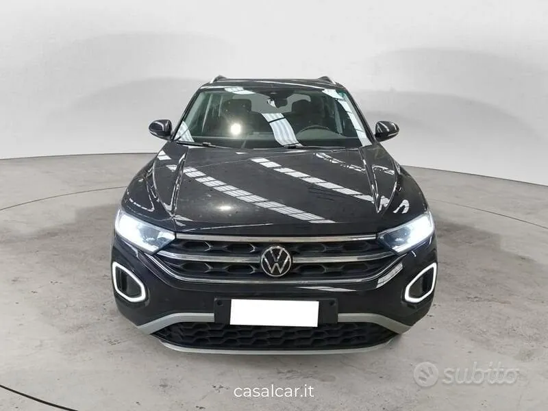 Volkswagen T-Roc 2023 photo 2