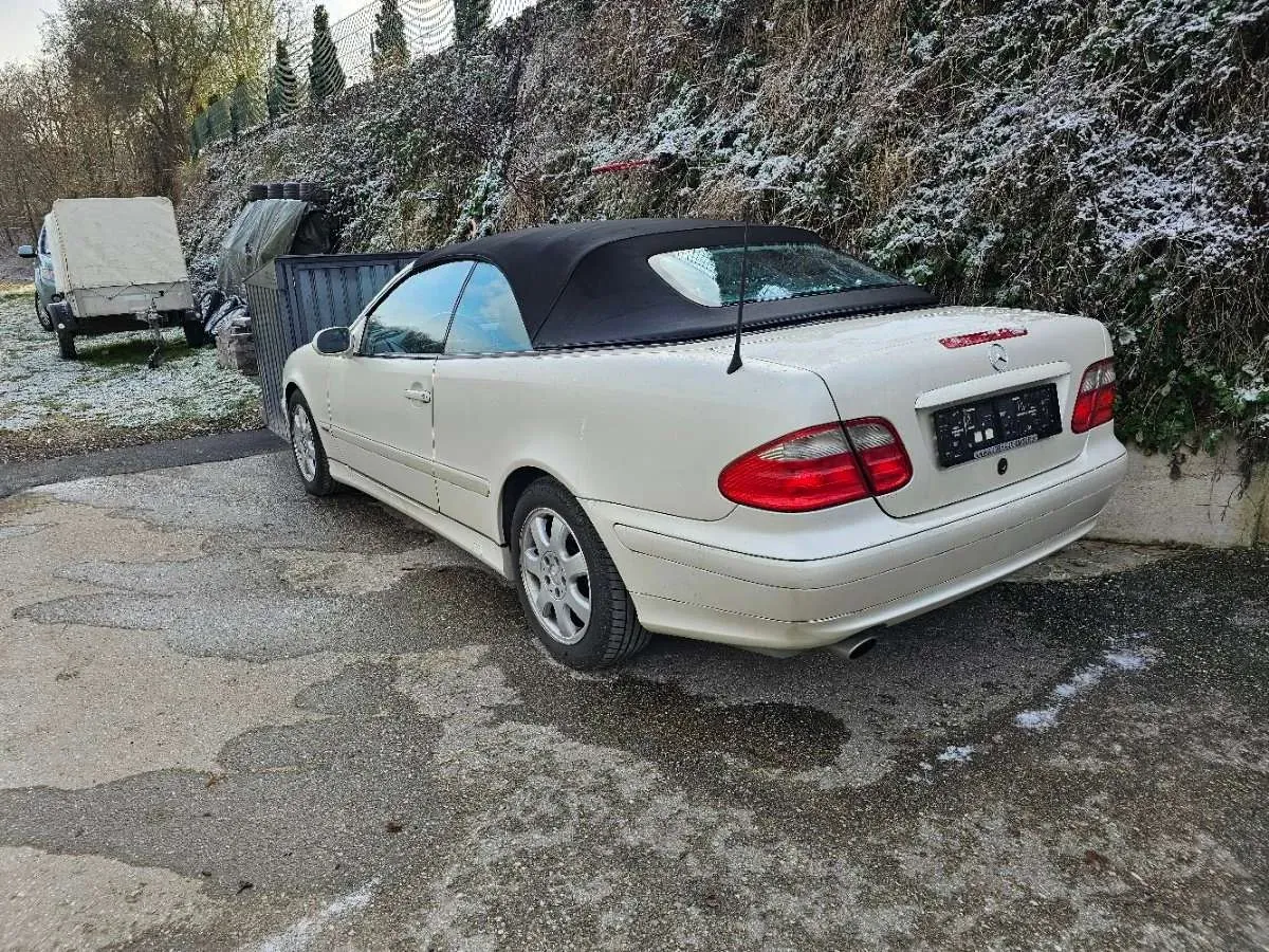 Mercedes-Benz Clk-Class 2003 photo 2