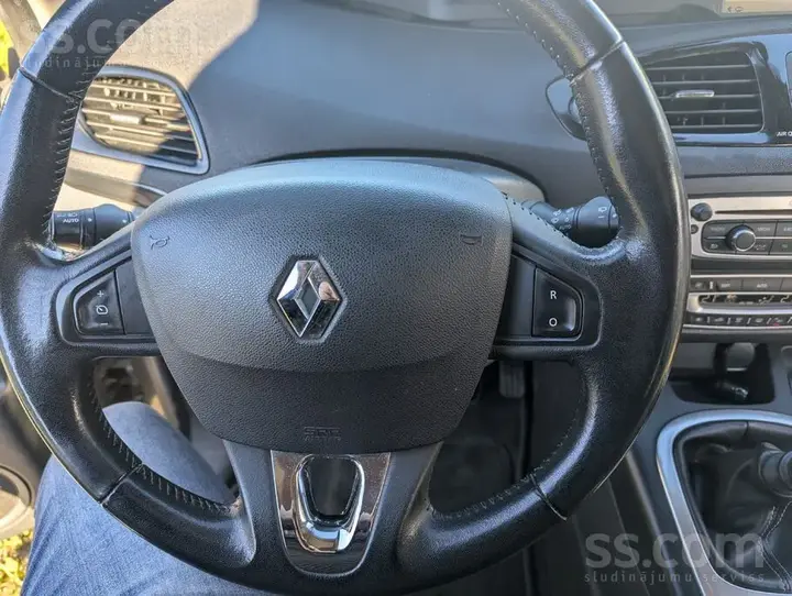 Renault Grand Scenic 2013 photo 5
