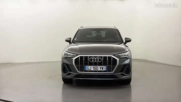 Audi Q3 2022 photo 2