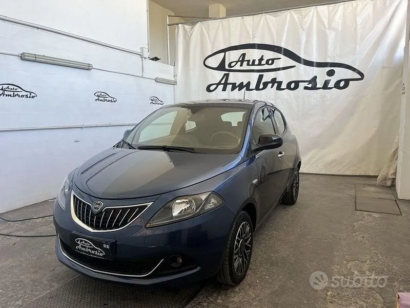 Lancia Ypsilon