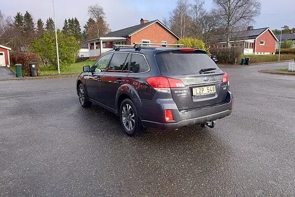 Subaru Outback 2013 photo 2