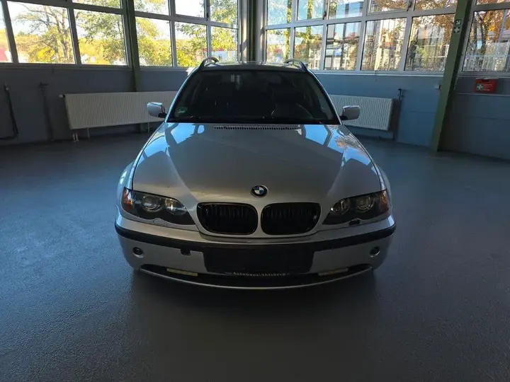 BMW 320I