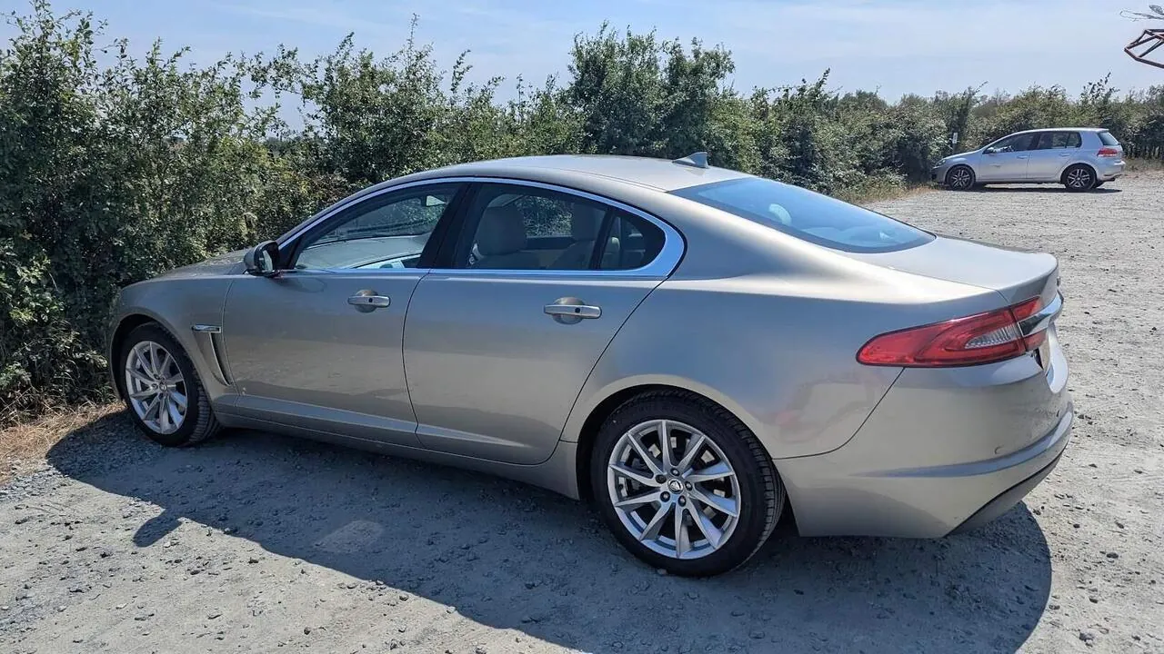 Jaguar Xf 2013 photo 2