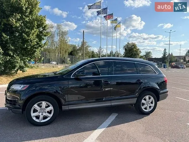 Audi Q7 2013 photo 2
