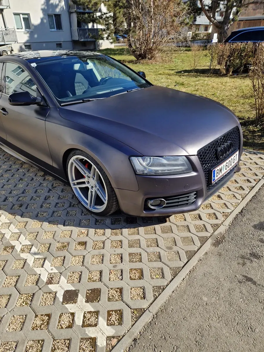 Audi A5 2010 photo 2