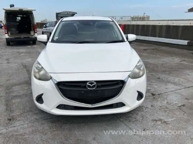 Mazda Demio 2017 photo 5