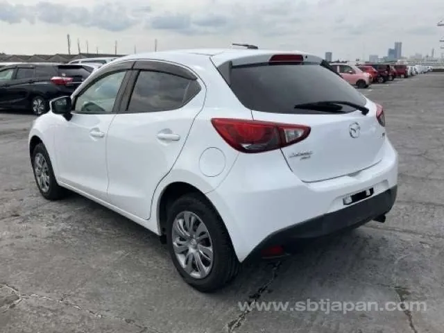 Mazda Demio 2017 photo 3