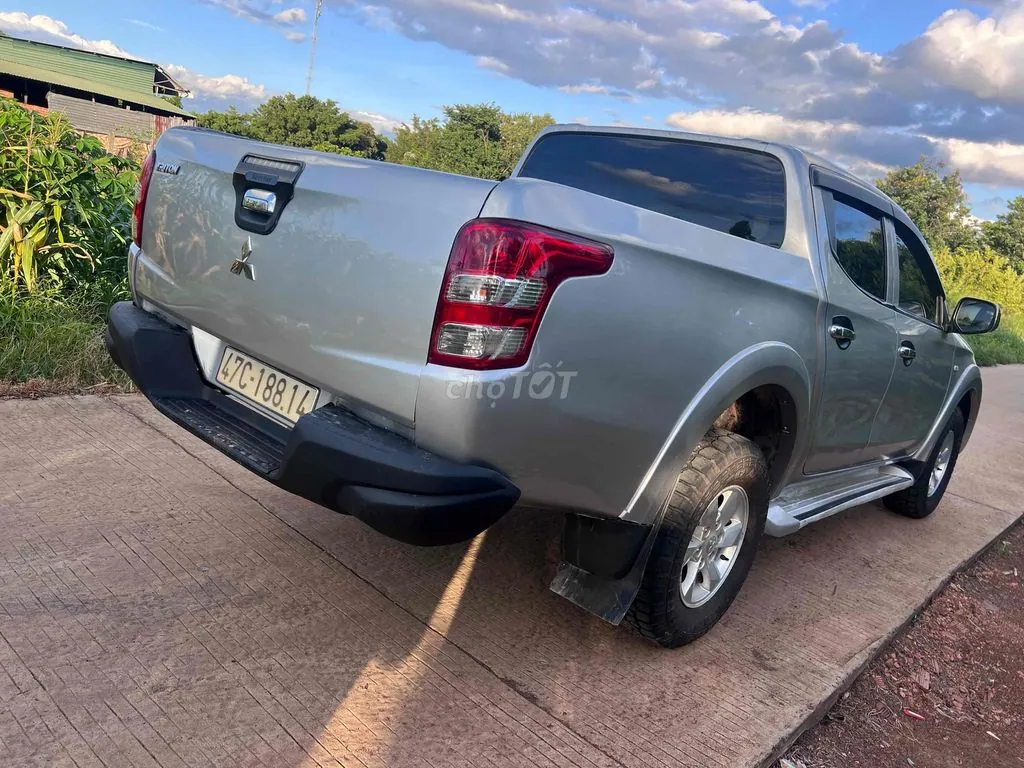 Mitsubishi Triton 2017 photo 2