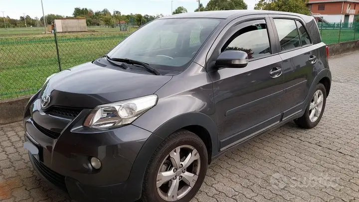 Toyota Urban Cruiser 2010 photo 2