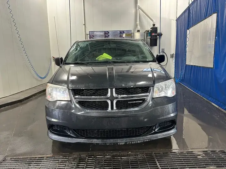 Dodge Grand Caravan 2012 photo 3