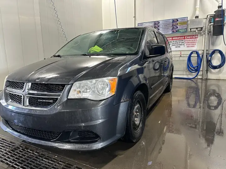 Dodge Grand Caravan 2012 photo 2