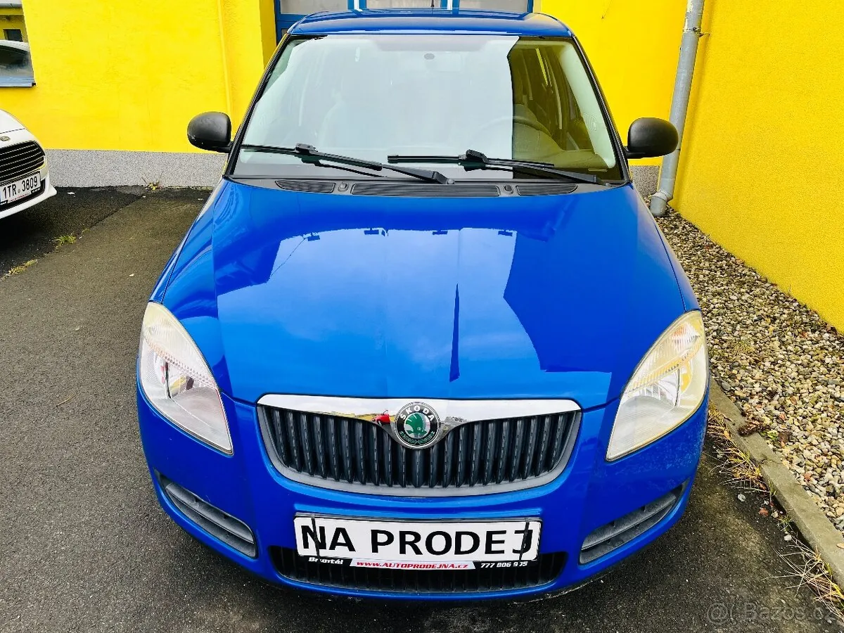 Skoda Fabia 2009 photo 2