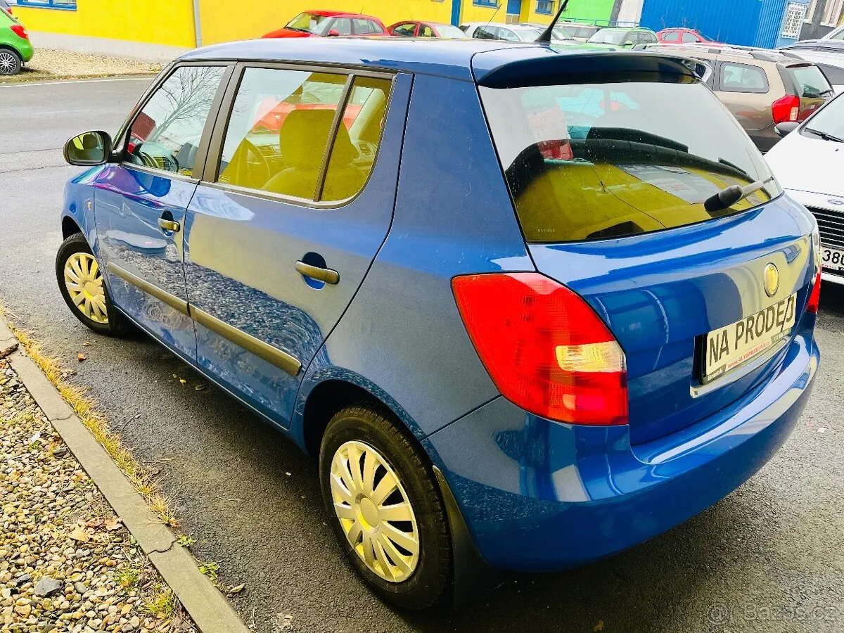 Skoda Fabia 2009 photo 4