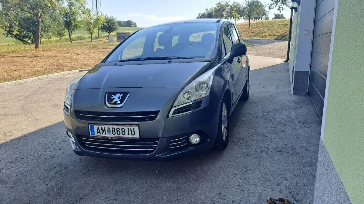 Peugeot 5008 2012 photo 3