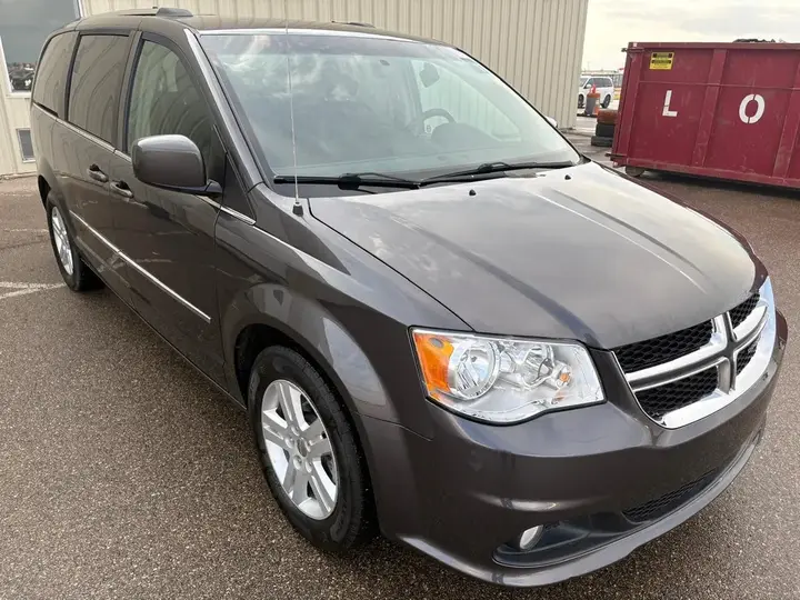 Dodge Grand Caravan 2017 photo 3