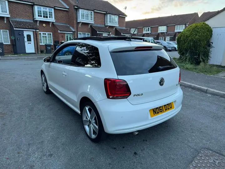 Volkswagen Polo 2011 photo 5