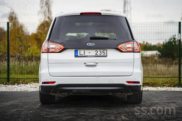 Ford Galaxy 2016 photo 5