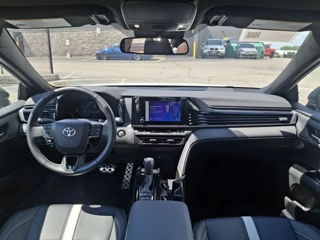 Toyota Camry 2025 photo 5