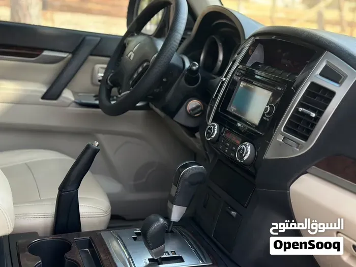 Mitsubishi Pajero 2017 photo 3