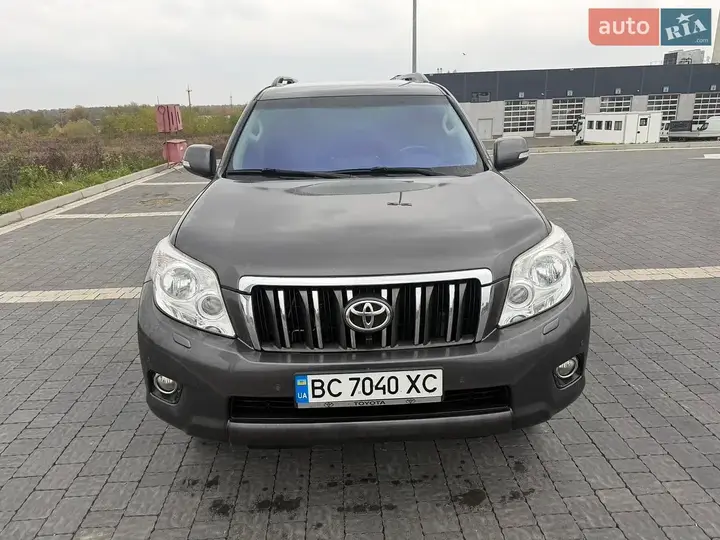 Toyota Land Cruiser Prado 2013 photo 2