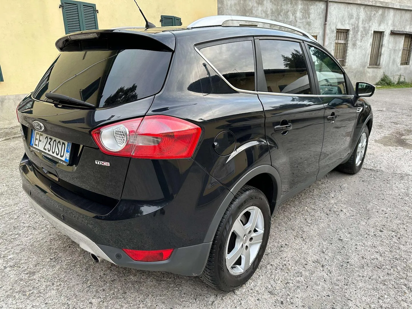 Ford Kuga 2011 photo 5