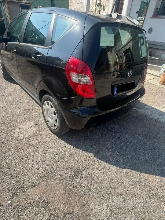 Mercedes-Benz A-Class 2010 photo 3