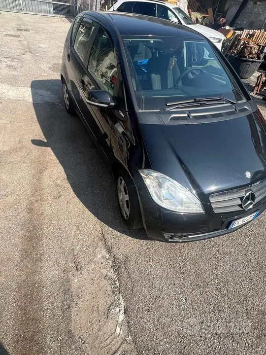 Mercedes-Benz A-Class 2010 photo 2