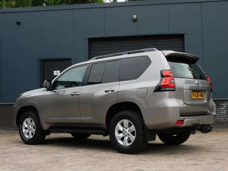 Toyota Land Cruiser 2019 photo 3