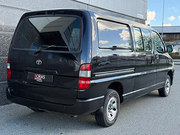 Toyota Hiace 2010 photo 3