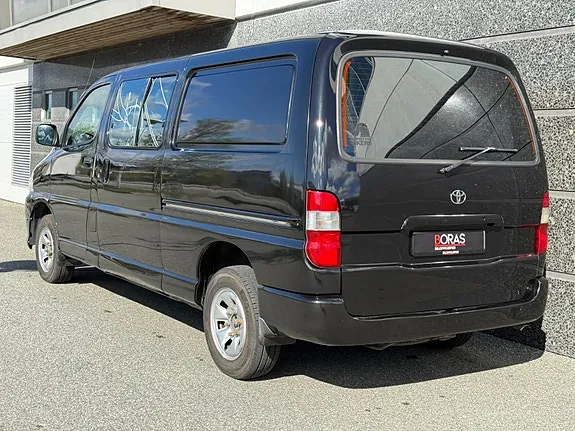 Toyota Hiace 2010 photo 5