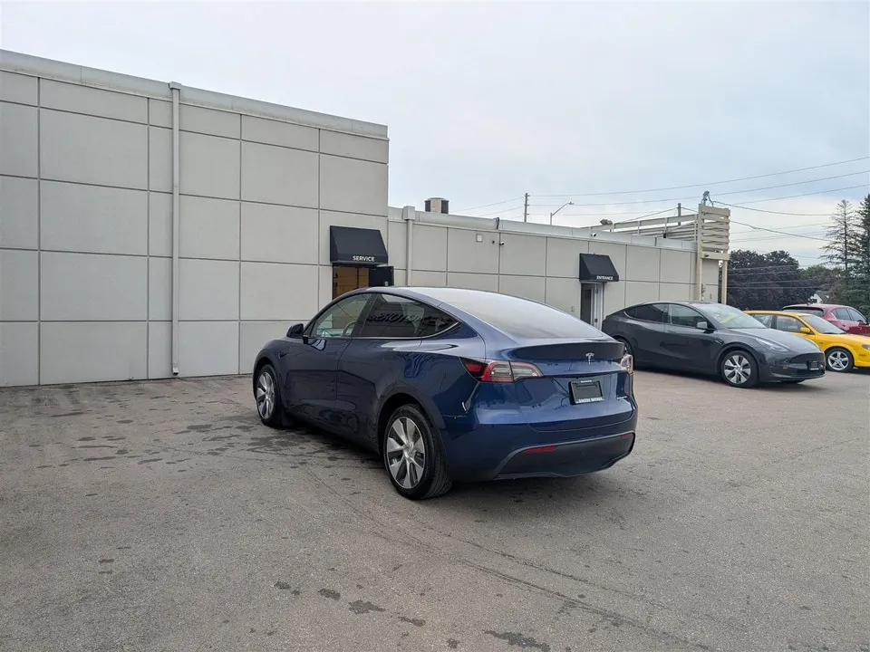 Tesla Model Y 2023 photo 3