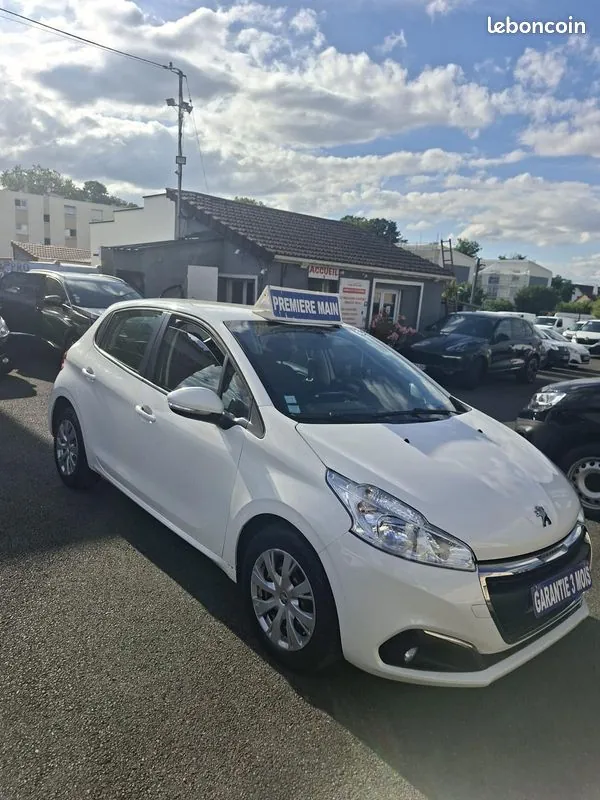 Peugeot 208